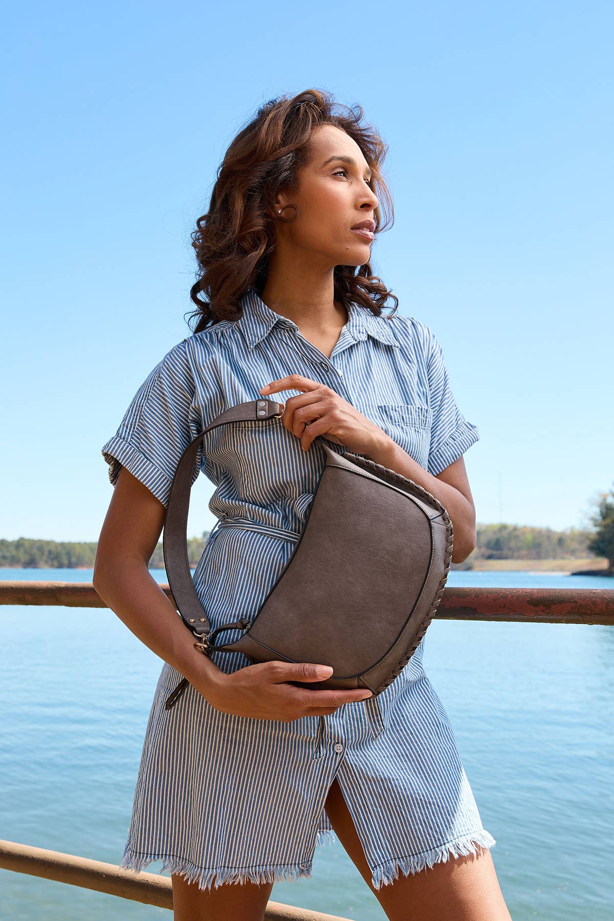 M2508 Sierra Structured Shoulder Bag w/ Whipstitch Detail